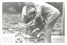 Reales Fotokind und -fahrrad