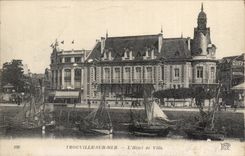 Trouville - Town hall - CPA