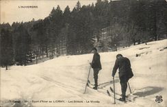 Cantal - Winter sport in Lilran - Skiers - Rise - ski - CPA