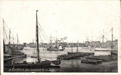 Bordeaux CPA View of the roads (boats)