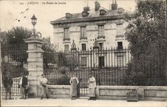 Troyes CPA Law courts