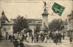 Troyes CPA Labor market and Monument of the benefactors