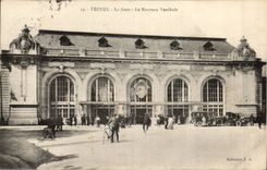 TRoyes CPA Train station the new hall