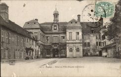 TRoyes CPA Town hall (interior frontage)