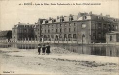 TRoyes CPA College of girls Vocational schools and drawing (temporary hospital)