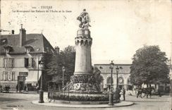 TRoyes CPA Monument of the children of the paddle and Train station