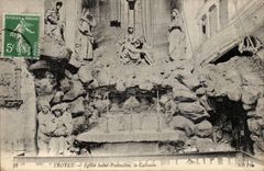 Interior TRoyes CPA of the church Saint Pantaleon the martyrdom