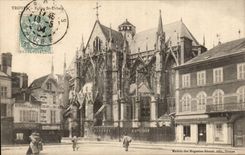 TRoyes CPA Public garden of the prefecture Church St Urbain