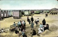 Belgie Belgium CPA Blankenberghe the beach and cabins