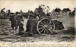CPA Militaria the battle of Belgian Hofslade Artillery receiving a message by the telephone of countryside