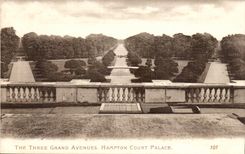 The United Kingdom Great Britain CPA London Hampton short de luxe hotel large The three avenues