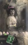 Fantasy - Woman - Merry Pacques - Woman with sweet spalling hammer sitting beside easter eggs - CPA