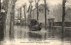 Nogent on the Raw Marne CPA of the Seine Removal of the inhabitants 1910