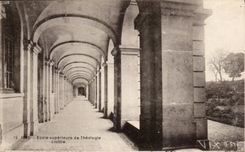 Issy Moulineaux CPA University of theology Cloister