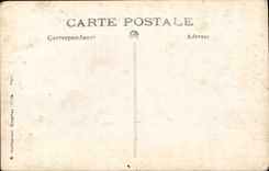 Realer Fotosoldat und -rotes Kreuz