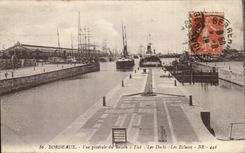 Bordeaux - View of the Wet dock - Docks - Locks - CPA
