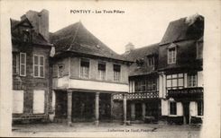 Pontivy CPA Les trois piliers