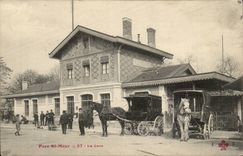 Park Saint Maur CPA Train station TOP (barouche horses)