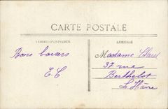 Der Zyklus der VElo Fahrrad-Phantasie-gluckliches Kind einen Kreislauf durchmacht feiert