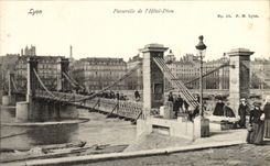 Lyon CPa Footbridge of the hotel God