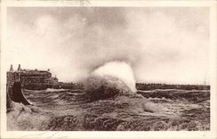 Treport - Anblick auf dem Pier durch schweres Wetter - CPA
