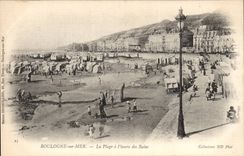 Boulogne on Sea - the Beach per hour of the Baths - CPA