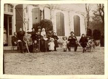 PHOTOGRAPH on support paperboard very rigid FAmille Balloon conveys has children TOP