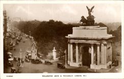 England - England - London - London - Welington Arch and Piccadily - CPA