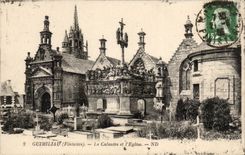 Guimiliau CPA Le calvaire et l'eglise