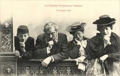 CPA Fantaisie humour La famille Durand au theatre un passage triste