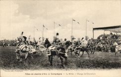CPA Compiegne die Festivals von Jeanne des Bogens die abgenutzte Stelle ladt Ritter auf