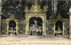 Nancy - Place Stanislas - Fontaine de Neptune par Guibal et Grille de Jean Lamour - CPA 