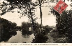 Auxerre CPA gesehen an vom Rand von Yonne stromaufwarts von dem Stoppen der Kisteverdammung