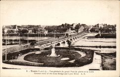 Tours CPA Vue generale du grand pont de pierre et la Loire 