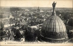 Tours CPA Dome de la basilique St Martin et vue generale vers l'hotel de ville