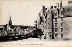 Langeais - Le Chateau - Facade Interieure et l'Eglise - CPA 