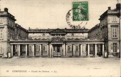Compiegne CPA Front des Schlosses
