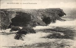 Beautiful Isle at sea CPA Cave of the apothecary