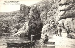 La Pointe du Raz CPA Le port de Bestree le refuge des barques des pecheurs