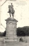 Castle of Chantilly CPA Statue of the constable Anne de Montmorency by P Dubois