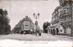 Vichy - Place Victor Hugo - et rue de Nimes - CPA 