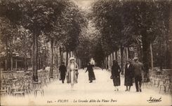 Vichy - La Grande Allee du Vieux Parc - CPA 