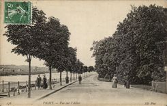 Vichy - Vue sur l'Allier - CPA 