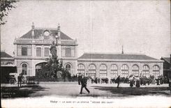 Vichy - La Gare et la Statue Deese des Eaux - CPA 