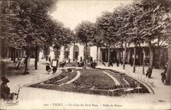 Vichy - Un Coin du Petit Parc - Sale de Repos - CPA 