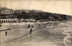 Grande Bretagne Great Britain CPA East cliff Sands and bungalows Bournemouth