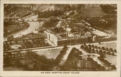 The United Kingdom Great BRitain CPA air view Hampton Court de luxe hotel