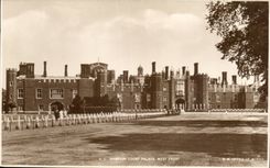 The United Kingdom the United Kingdom CPA Hampton short de luxe hotel West face