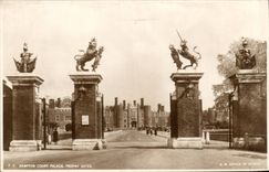 The United Kingdom the United Kingdom CPA Hampton short Trophy de luxe hotel spoil