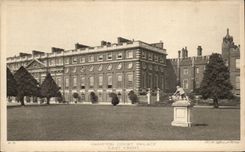 The United Kingdom Great Britain Hampton Court De luxe hotel CPA East face